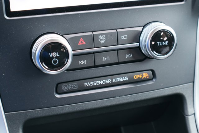 Vehicle image 24 of 33