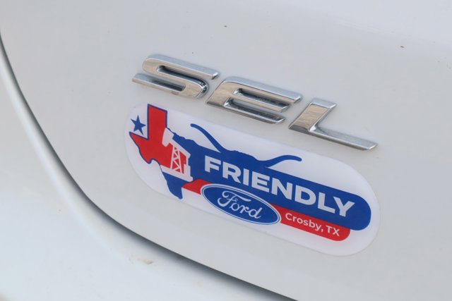 Vehicle image 10 of 33