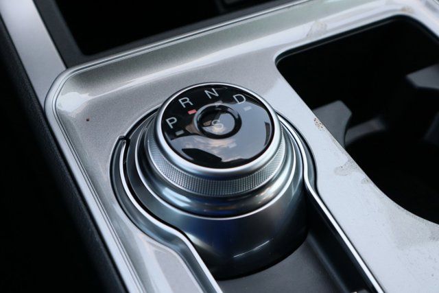 Vehicle image 26 of 33