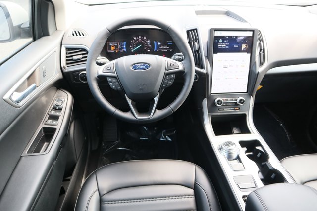 Vehicle image 20 of 33