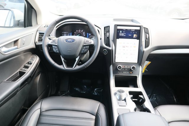 Vehicle image 29 of 33