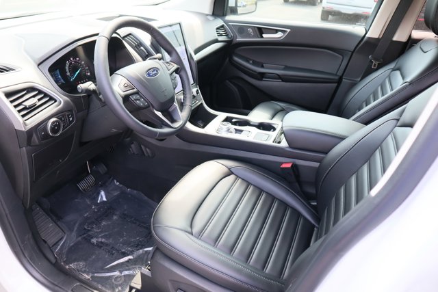 Vehicle image 15 of 33