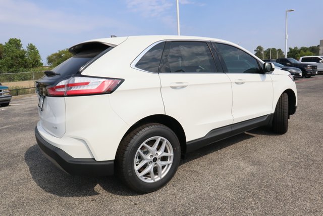 Vehicle image 5 of 33