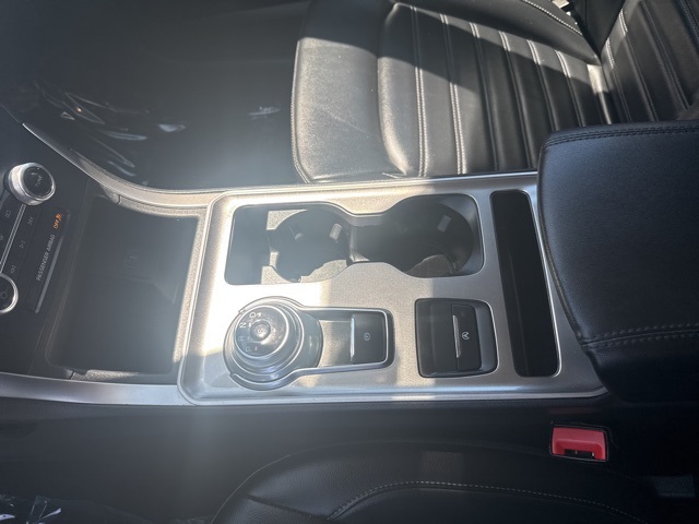 Vehicle image 24 of 30