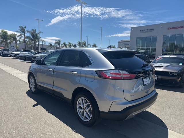 Vehicle image 9 of 30