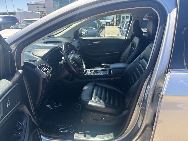 Vehicle image 18 of 30