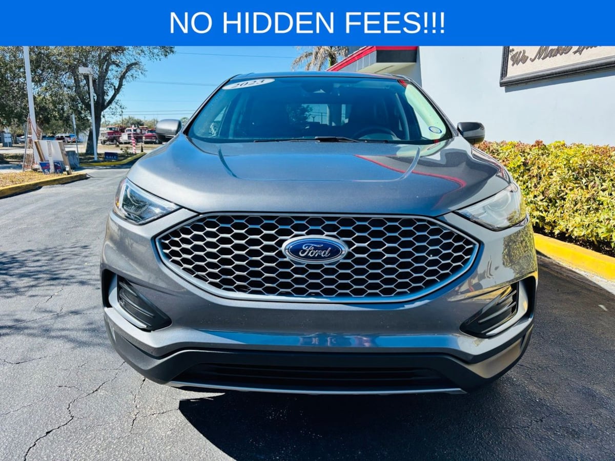 2023 Ford Edge SEL Image 3 of 37