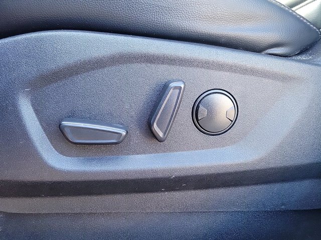 Vehicle image 18 of 31