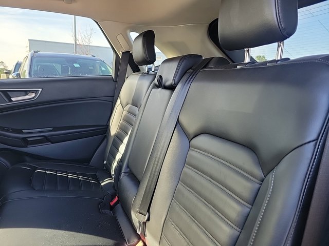 Vehicle image 12 of 31