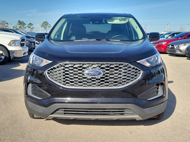 Vehicle image 2 of 31