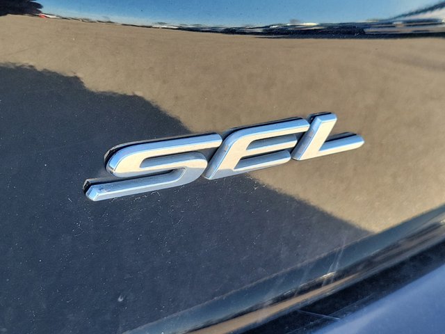 Vehicle image 9 of 31