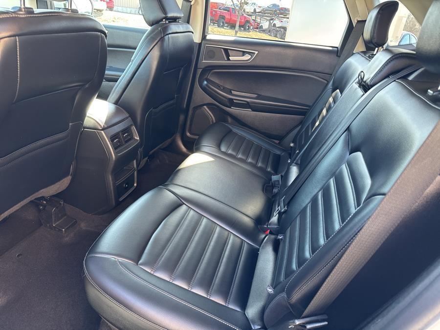 Vehicle image 12 of 26