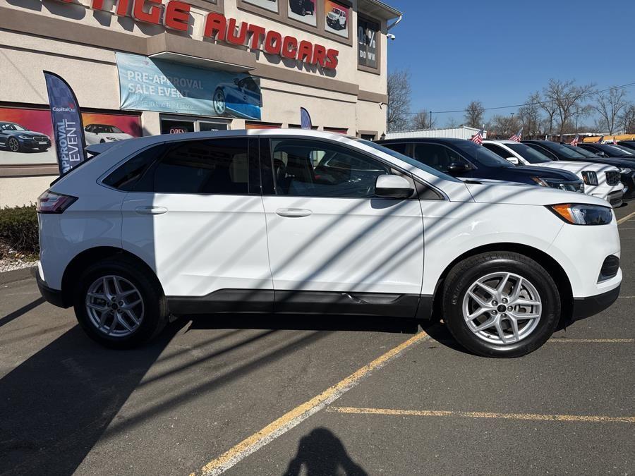 Vehicle image 4 of 26