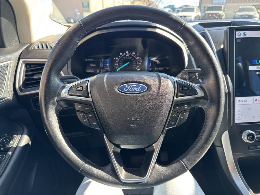 Vehicle image 22 of 26
