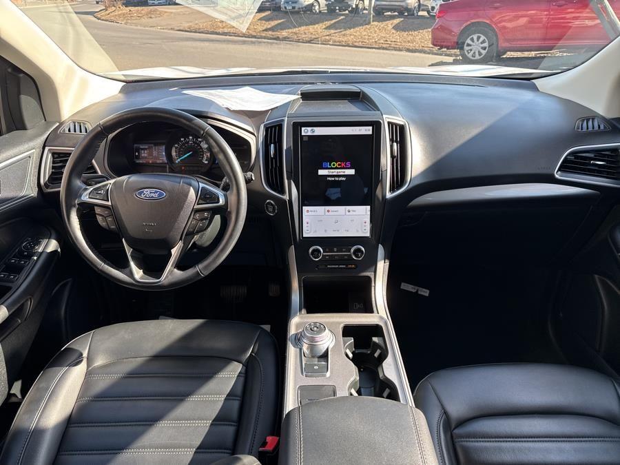 Vehicle image 13 of 26