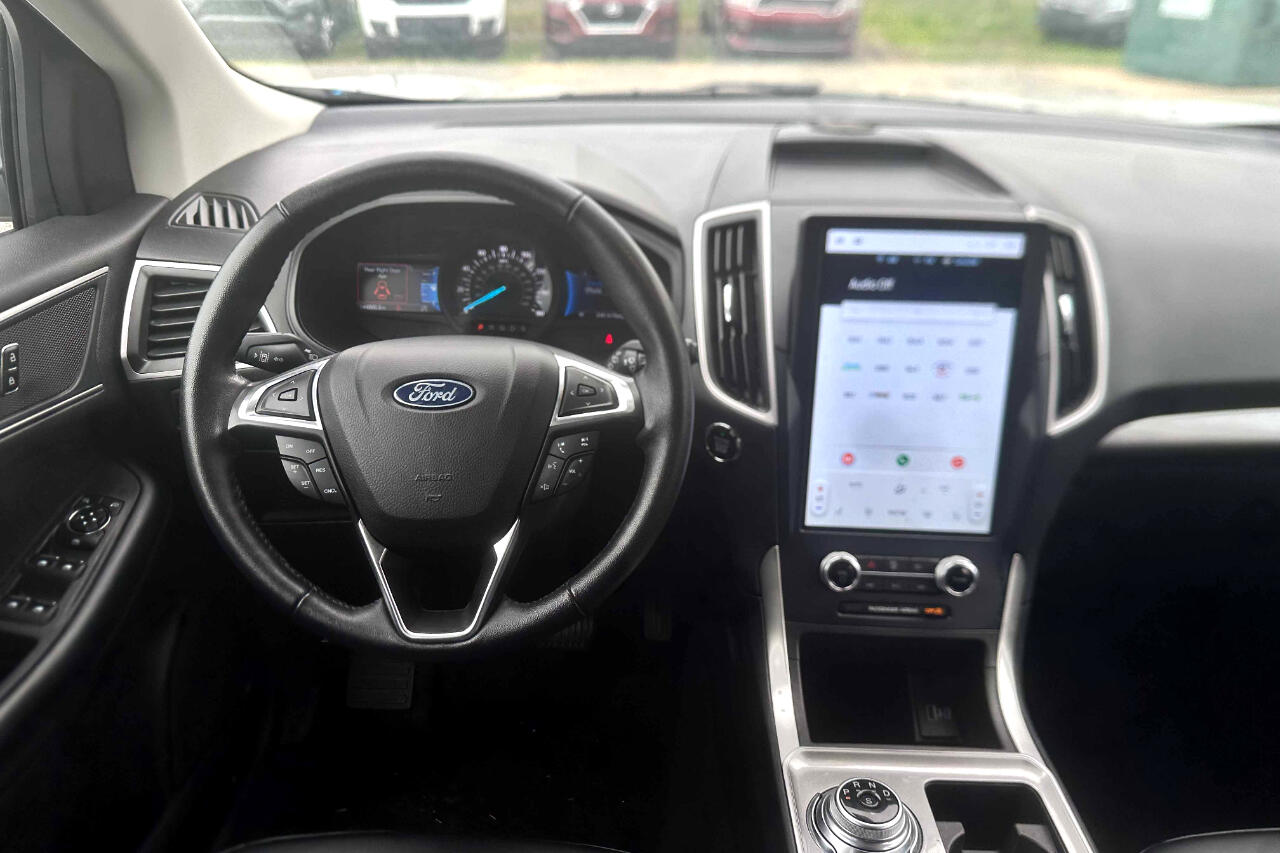 Vehicle image 12 of 26