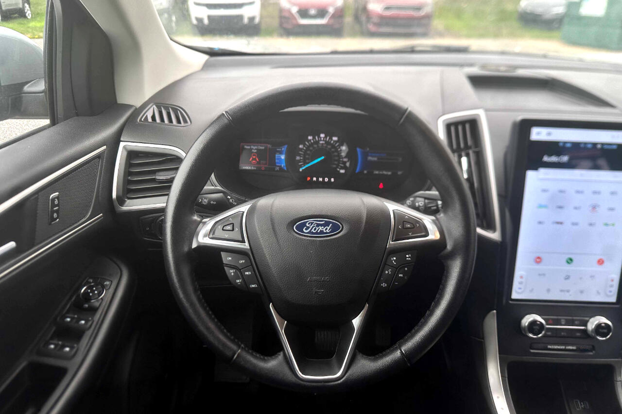 Vehicle image 14 of 26