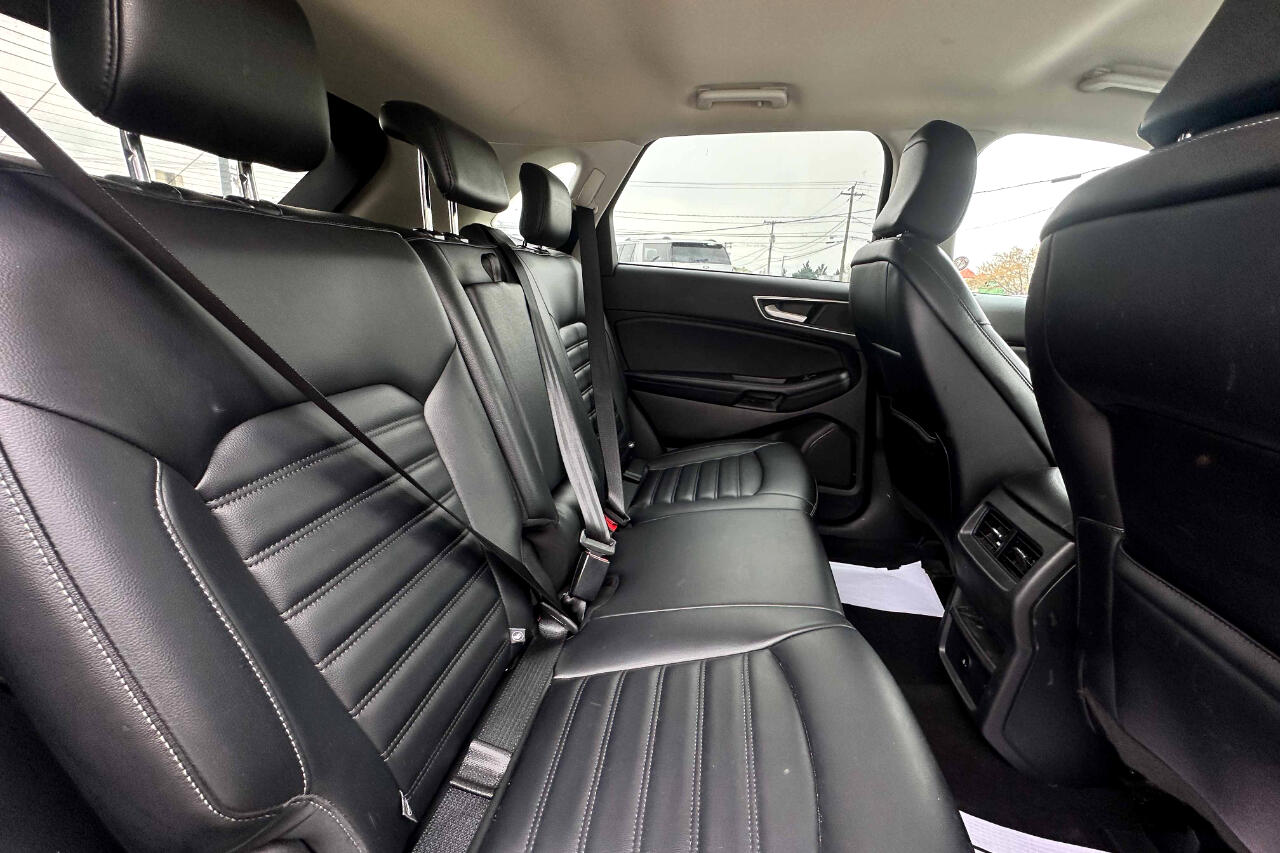 Vehicle image 25 of 26
