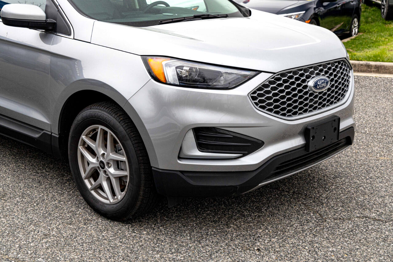 Vehicle image 4 of 26
