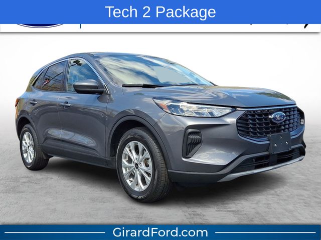 2023 Ford Escape Active Image 2 of 32