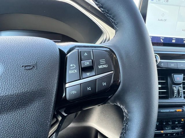 Vehicle image 15 of 36