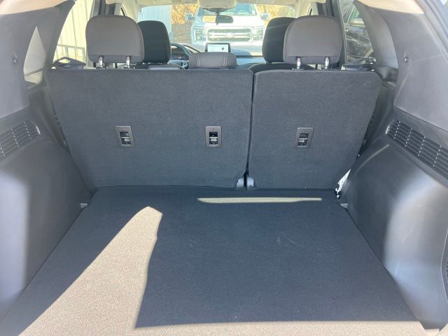 Vehicle image 26 of 36