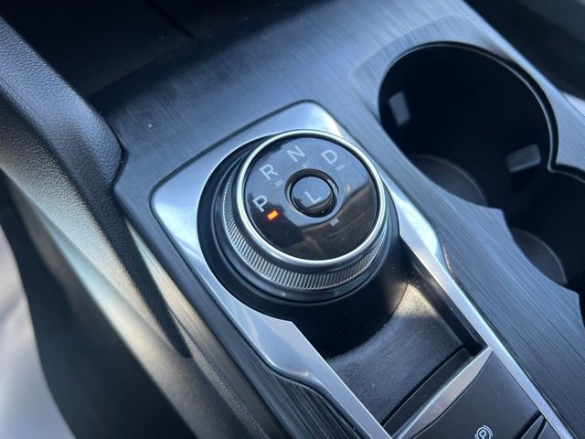 Vehicle image 21 of 36