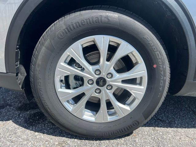 Vehicle image 27 of 36