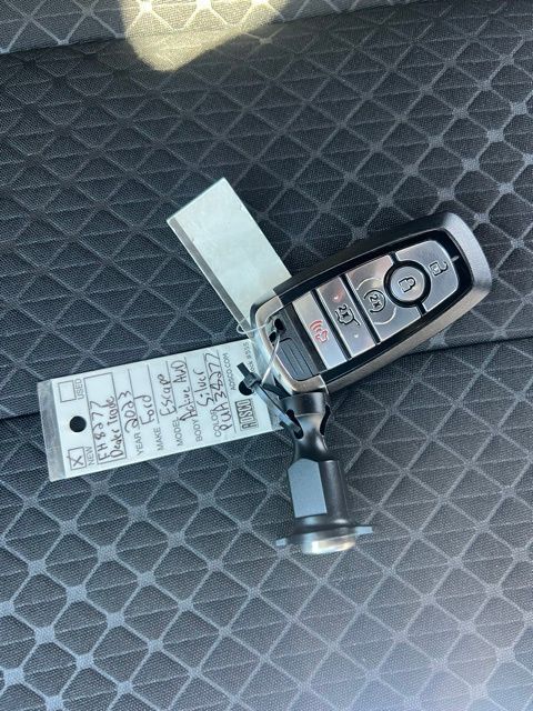 Vehicle image 32 of 36