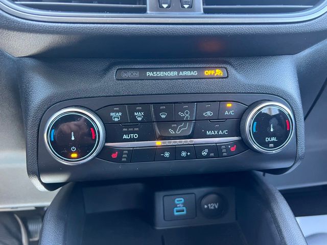 Vehicle image 20 of 36