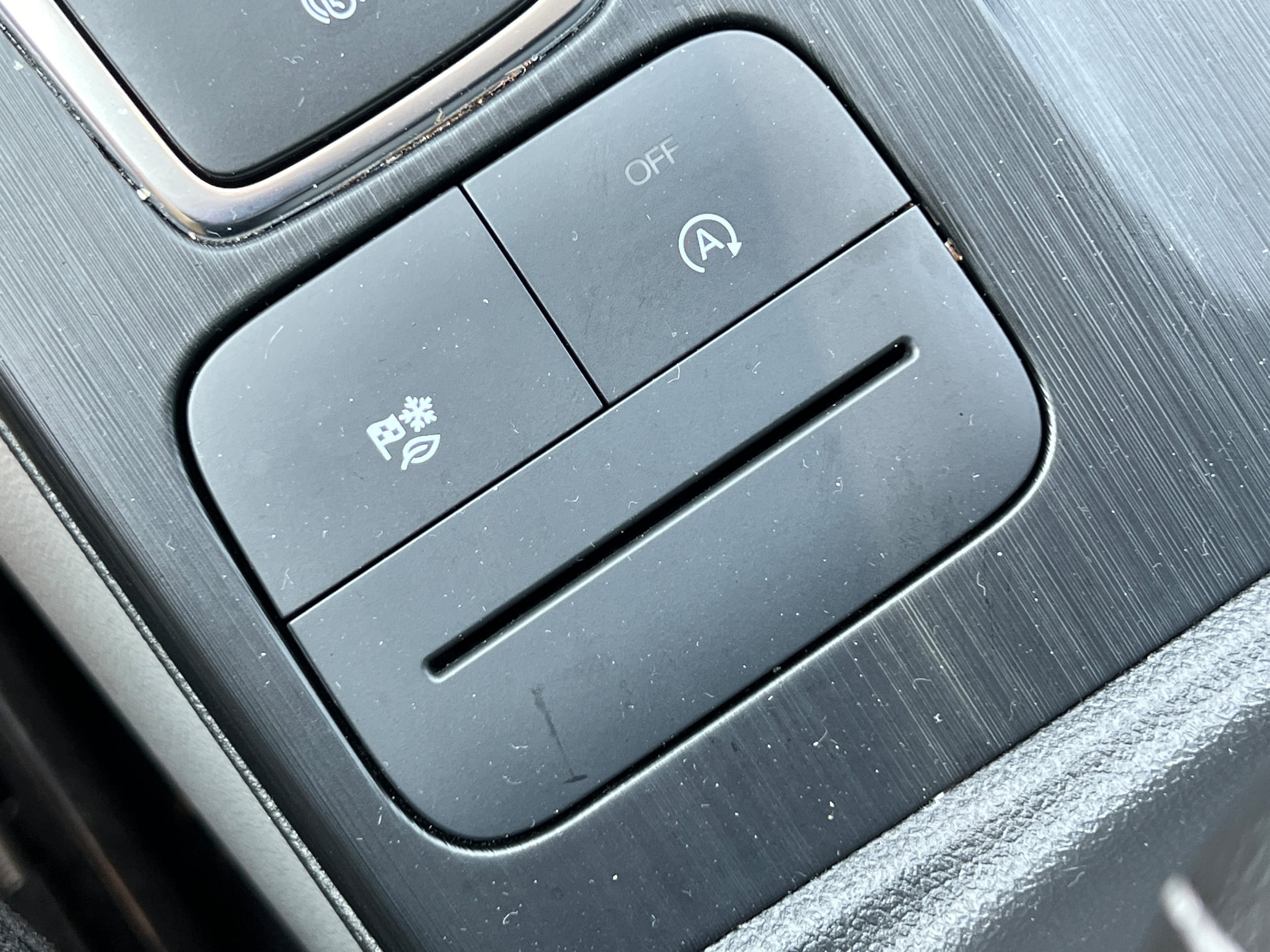 Vehicle image 40 of 60