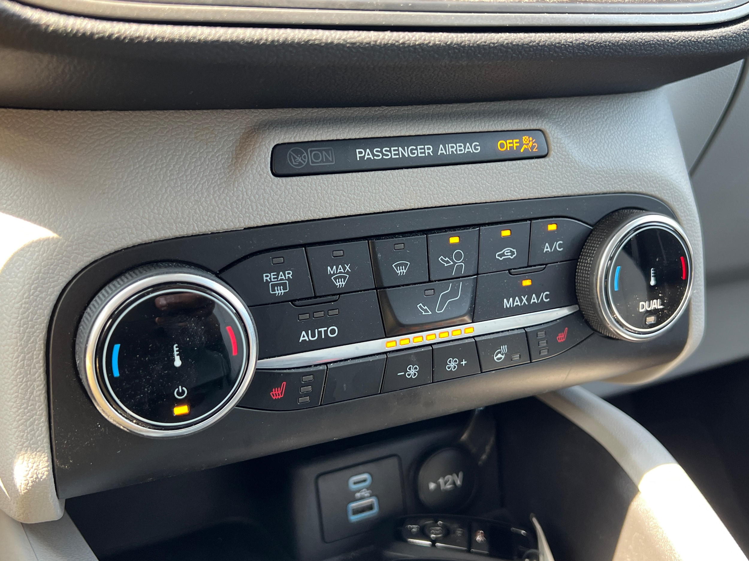 Vehicle image 38 of 60