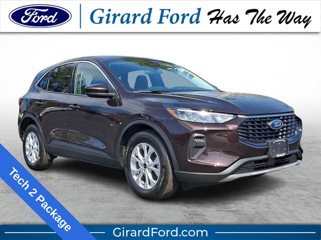 2023 Ford Escape Active Image 2 of 32