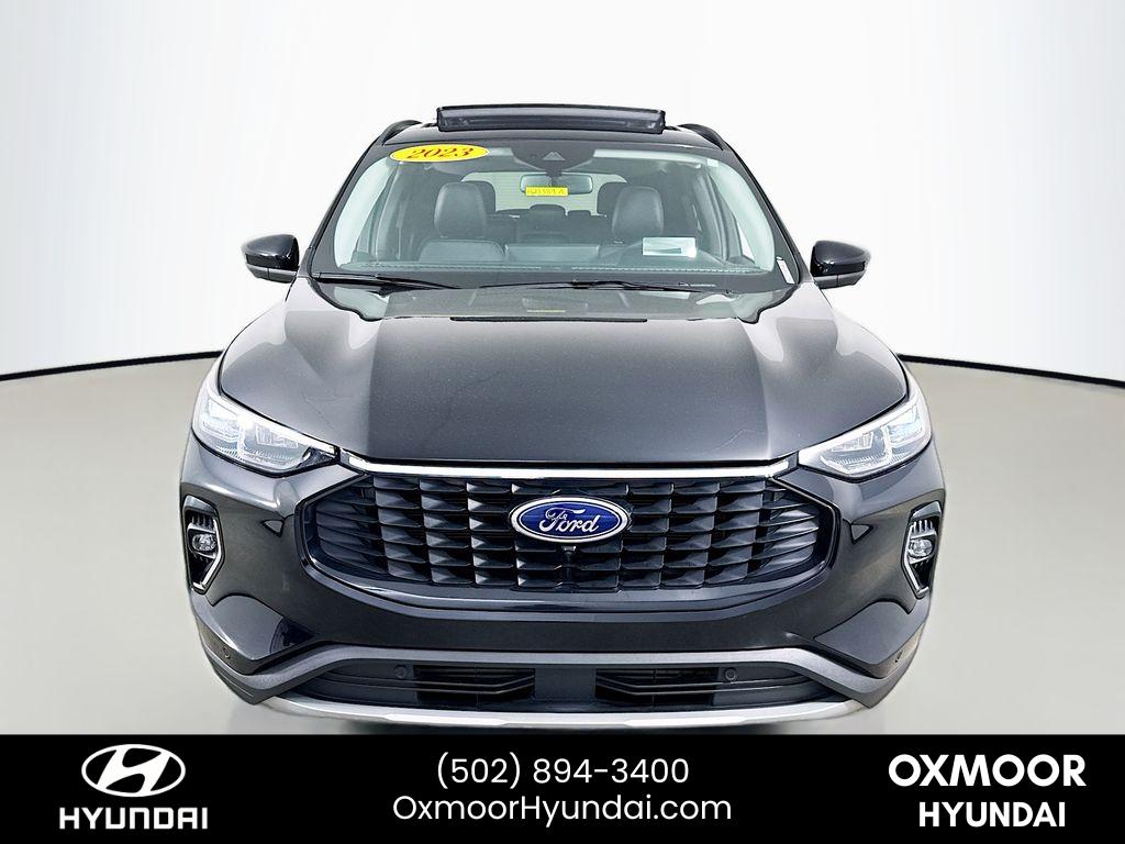 2023 Ford Escape Platinum Image 2 of 34