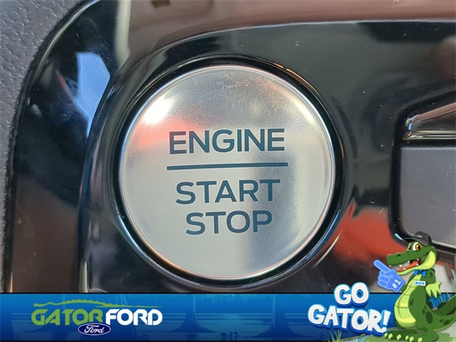 Vehicle image 32 of 48