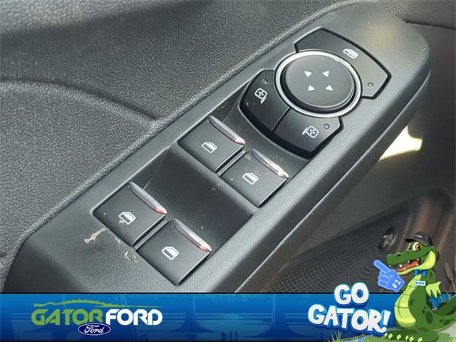 Vehicle image 27 of 48