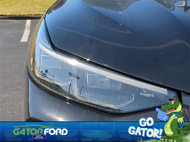 Vehicle image 10 of 48