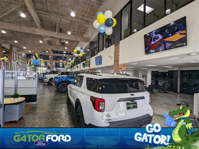 Vehicle image 35 of 48