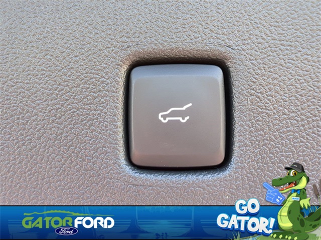 Vehicle image 14 of 48