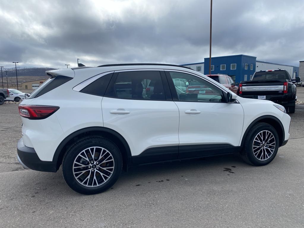 Vehicle image 15 of 20