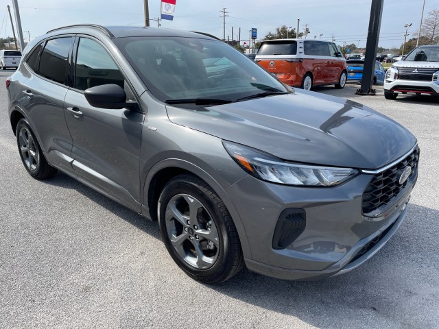 Vehicle image 3 of 25
