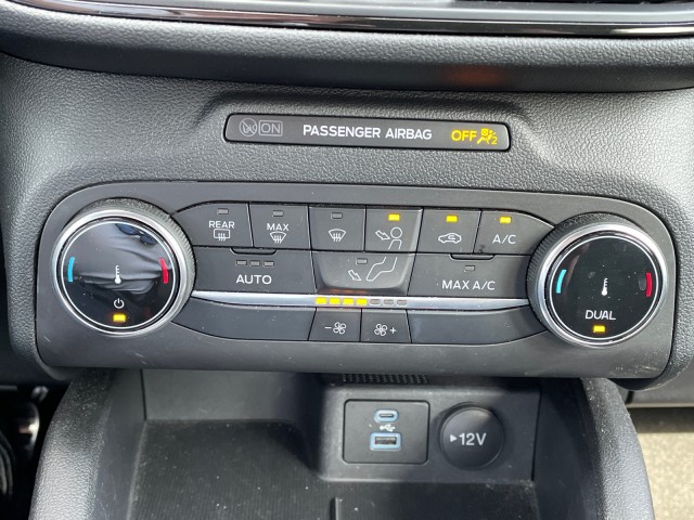 Vehicle image 23 of 25