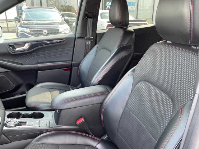 Vehicle image 14 of 25