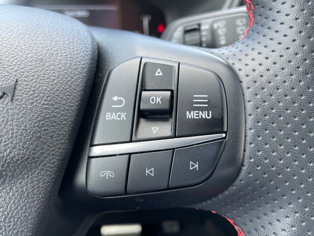 Vehicle image 19 of 25