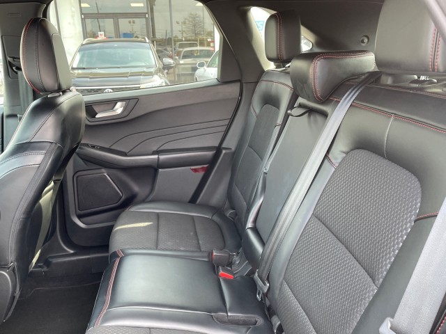 Vehicle image 13 of 25