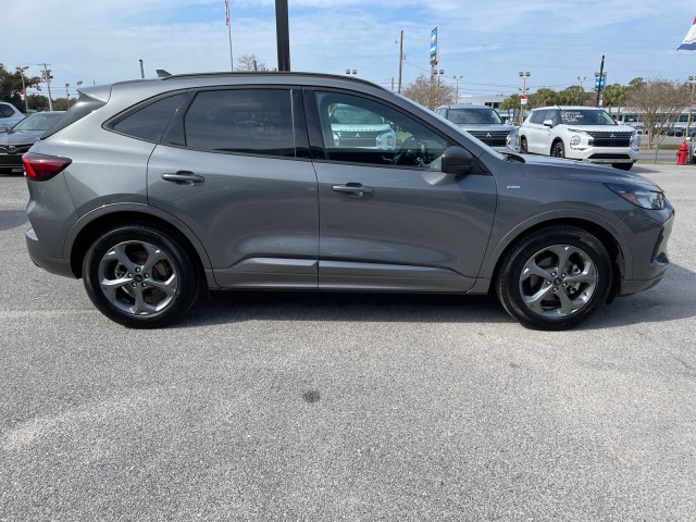 Vehicle image 4 of 25