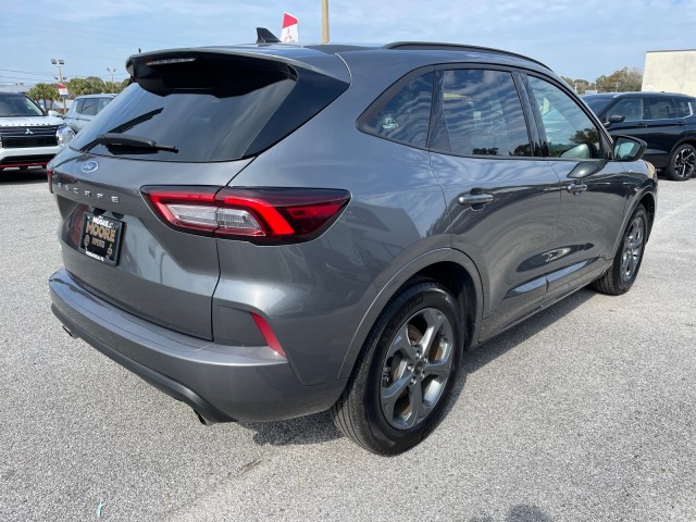 Vehicle image 5 of 25