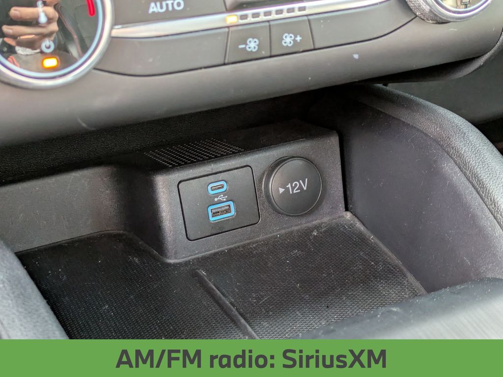 Vehicle image 25 of 33