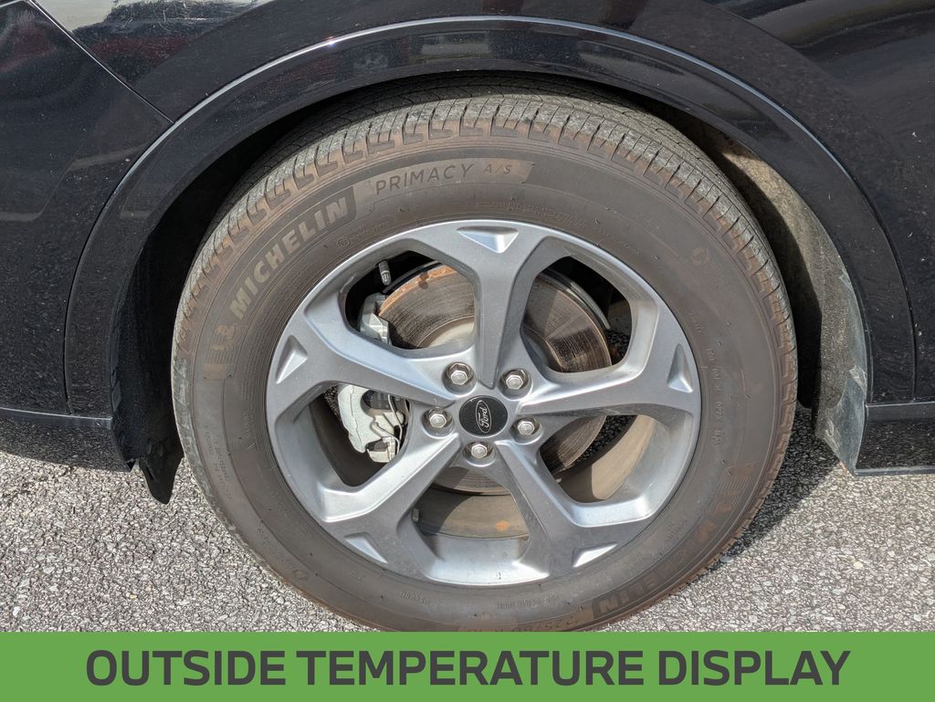 Vehicle image 11 of 33