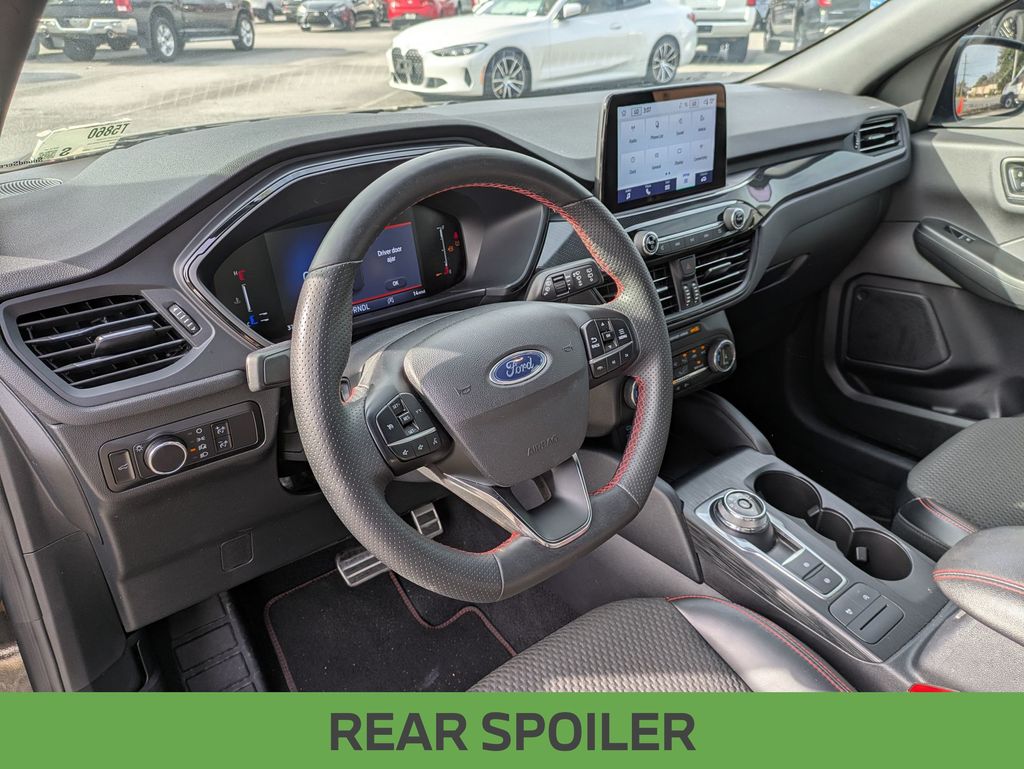 Vehicle image 13 of 33